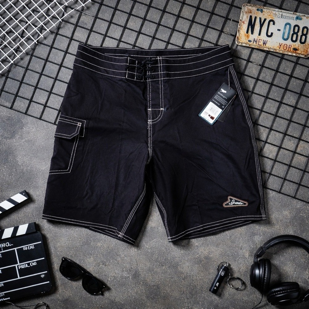 Speedo Mens 32 Hydro Square Leg Boardshorts Anthracite Black Shorts NWT RV $70